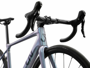 Bicykel LIV Langma Advanced 2-QOM Prismatic haze - M, prismatic haze